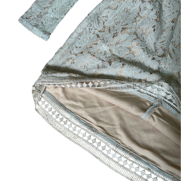 NWT Missguided Blue Lace Dress with Sleeves and White Cutouts and Trim US10/UK14 - Picture 9 of 10